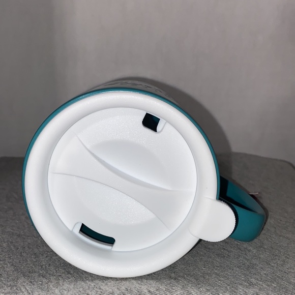 💥NEW💥 Santa’s Favorite Elf Travel Mug - Picture 8 of 12